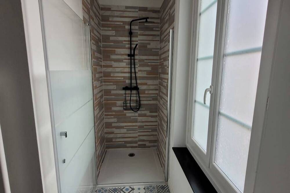 Appartement entier, Appartement centre ville avec 200 m2 de terrain in Château-Gontier-sur-Mayenne, Mayenne