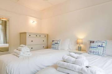 Holiday Home for 6 People in Perranporth, Cornwall, Photo 2