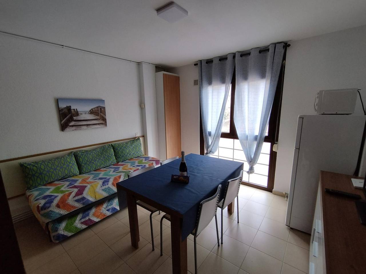 Ganze Wohnung, Apartment am Strand in Lloret de Mar mit Schlafzimmer und Wohnzimmer für 4 Pers. in Central Lloret de Mar, Lloret de Mar