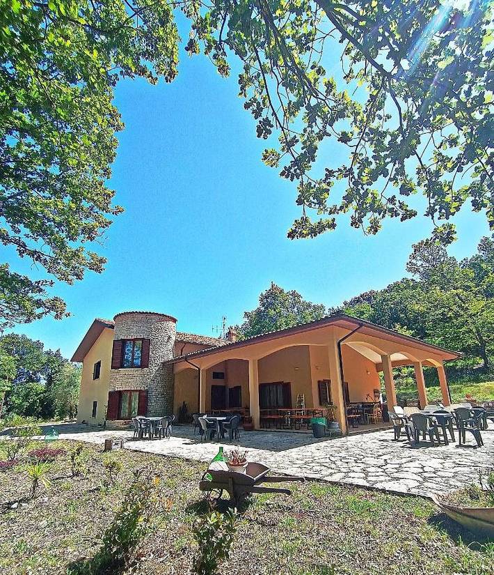 Gästehaus für 11 Personen, mit Whirlpool und Terrasse sowie Garten und Pool