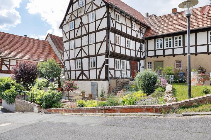 Geheel appartement, Appartement 'Zur Lupine' met privétuin en wifi in Bebra, Landkreis Hersfeld-Rotenburg