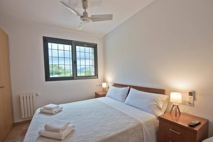 Hôtel pour 5 personnes, avec piscine et jacuzzi ainsi que jardin et sauna