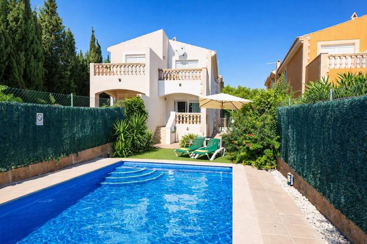Villa für 6 Personen, mit Garten und Terrasse