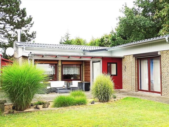 Bungalow für 4 Personen, mit Terrasse und Garten in Lensterstrand