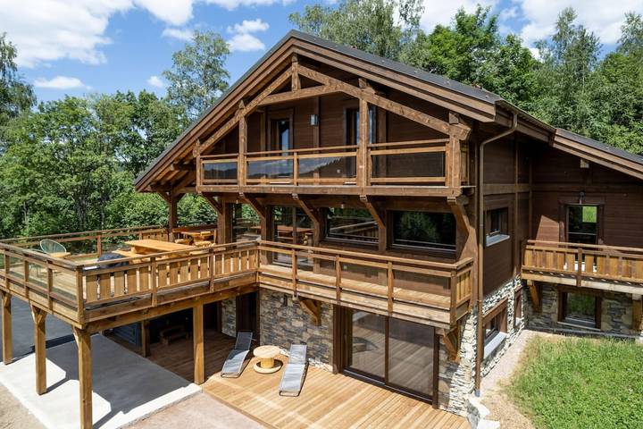 Chalet voor 12 personen, with balkon and whirlpool as well as sauna, kindvriendelijk in de Vogezen