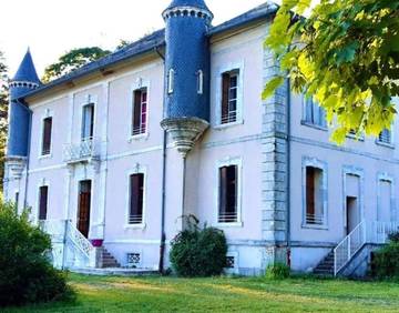 Gîte pour 18 personnes, avec sauna, animaux acceptés à Le Soulié