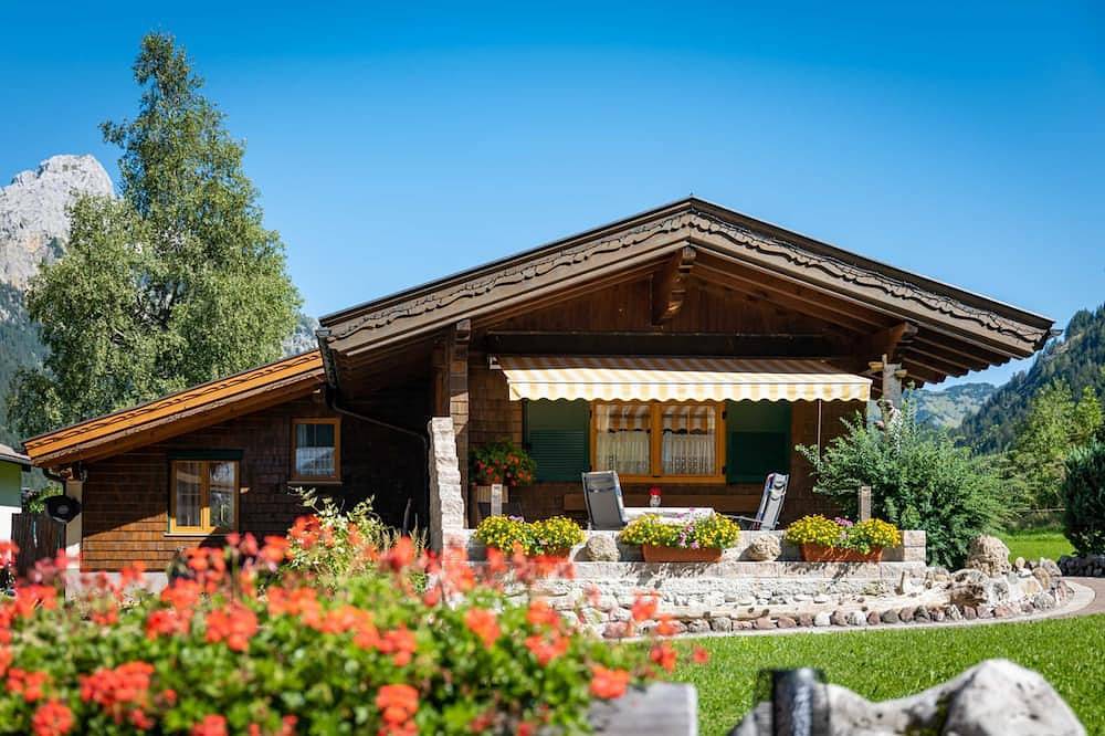 Ganze Wohnung, Chalet Ferienhaus 10 - Almdorf Tirol in Grän, Allgäuer Alpen (Österreich)