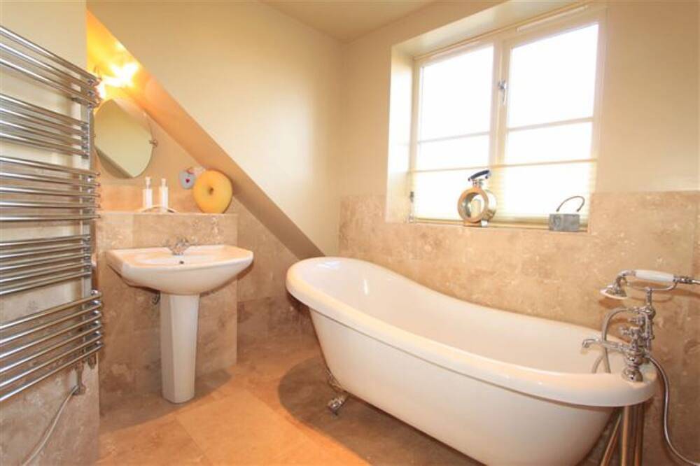 Entire apartment, The Vine - A  Luxurious Cotswold Escape for Two. in Winchcombe, Gloucestershire