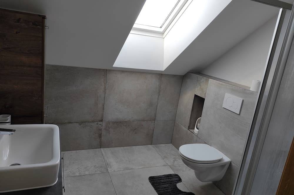 Geheel appartement, Schöne kleine Wohnung in einer neuen kleinen Residenz in Linz - Wels