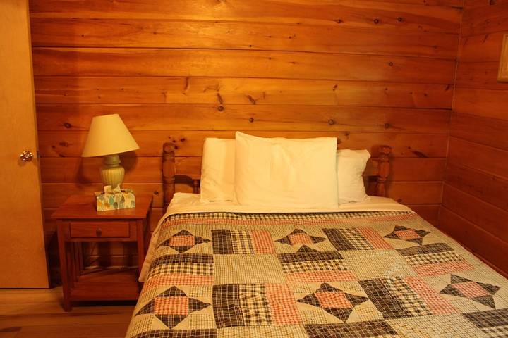 Vacation rental for 6 people, with terrace and hot tub in West Virginia