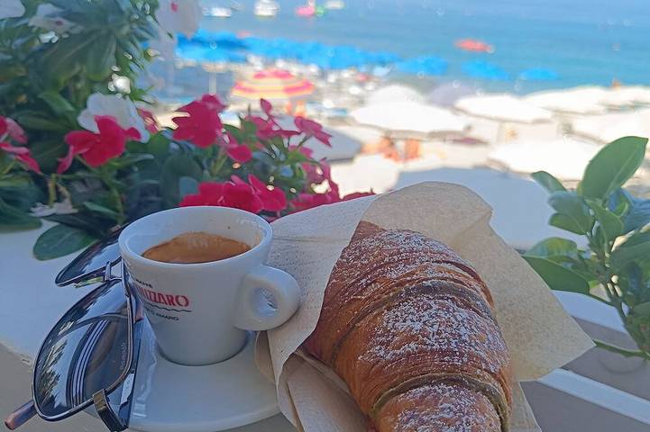 Ganze Wohnung, Comfortable Deluxe Apartment in the center of Tropea with sea view balcony in Spiaggia del Convento, Tropea