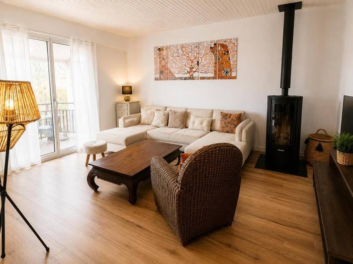 Location de vacances pour 4 personnes, avec Terrasse et Jardin à Leuhan