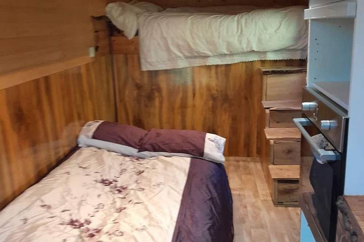 Camping for 4 people, with garden in West Sussex