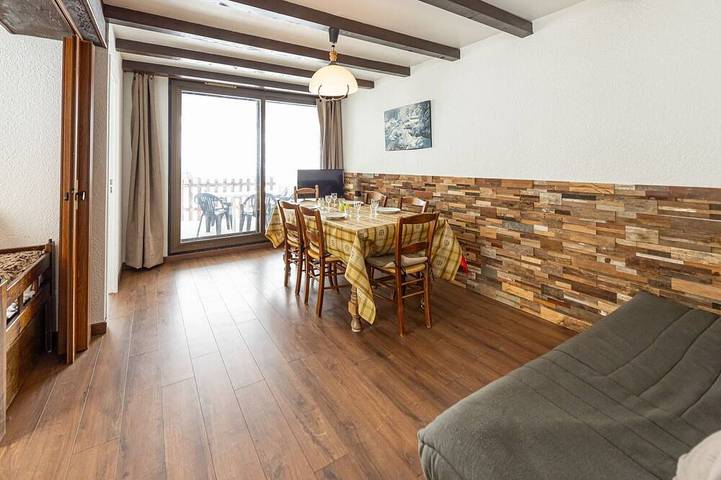 Gîte pour 6 personnes, avec balcon dans Office De Tourisme De Saint Francois Longchamp