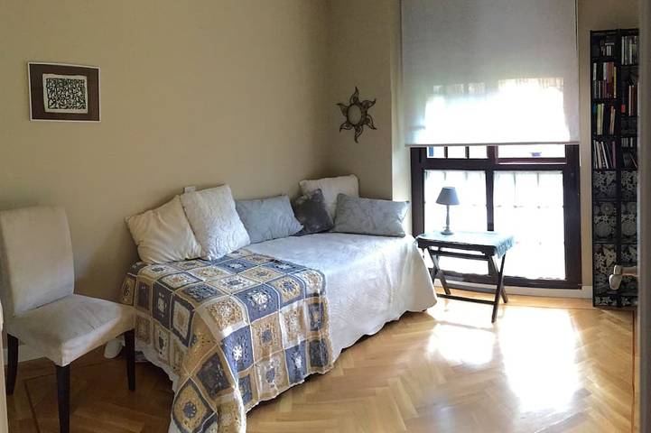 Apartamento entero, Beautiful 3 Bedroom apartment very near Madrid city, Wifi, Ac, Pool, Paddle. in Majadahonda, Área Metropolitana de Madrid