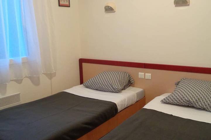 Location de vacances pour 4 personnes, avec terrasse ainsi que jacuzzi et jardin à Saint-Gérons - 2