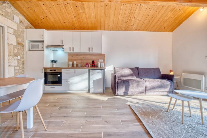 Estudio entero, Estudio 'Confortable Avec Jardin' con Terraza y Jardín Compartidos in Sorges, Périgord Blanc