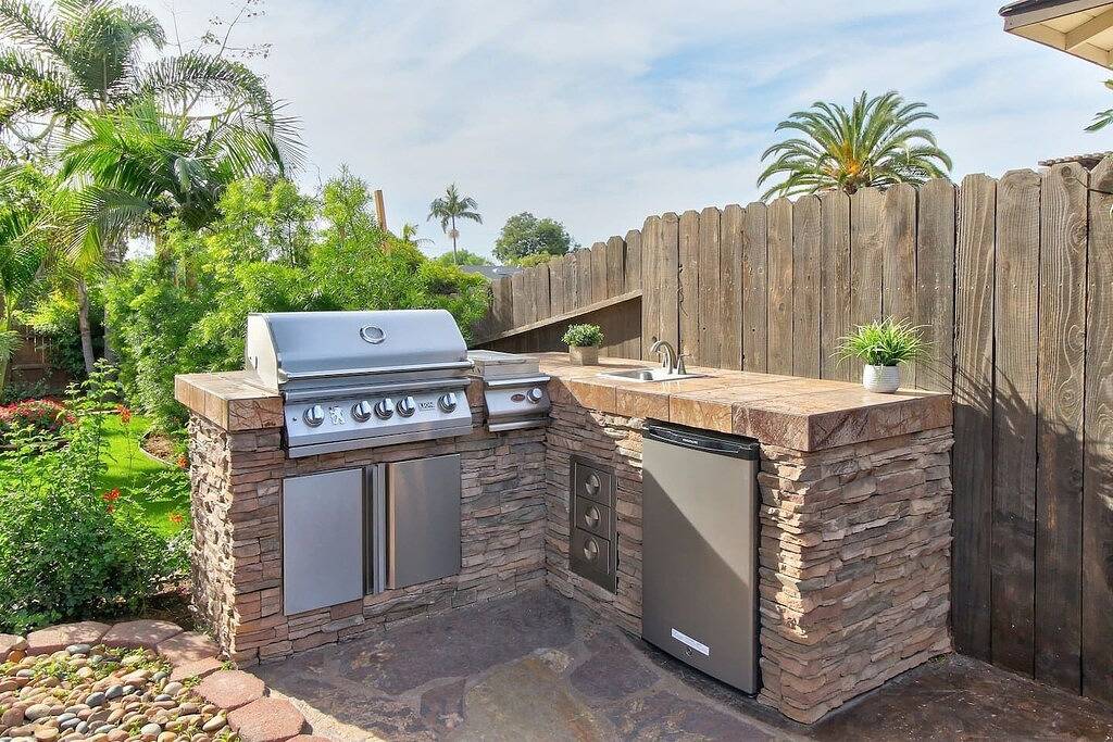 Perfect for Families | 2 Kings+1 Bunk| Outdr Entert. Rm Wfiretbl | Bbq + Yard in Oceanside, San Diego County