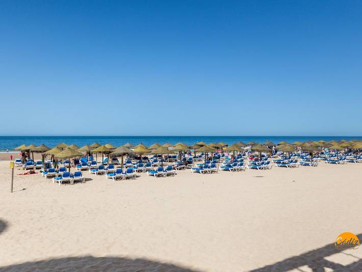 Apartamento vacacional entero, Delfin Azul 2 Free Parking by Cadiz Time in Playa de Cortadura (Poniente) (Cádiz), Cádiz