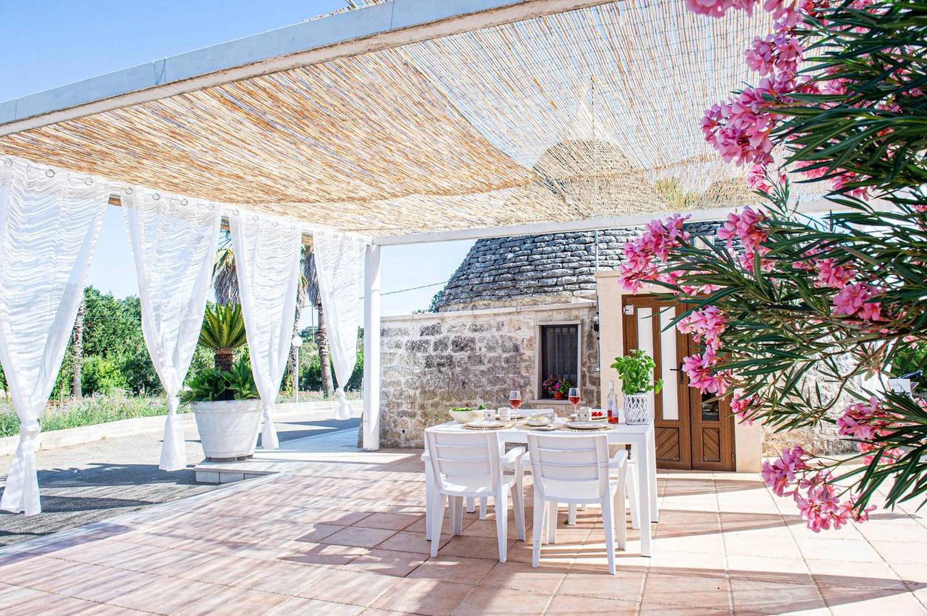 Trullo 'Mele' with Private Garden and Air Conditioning in Martina Franca, Taranto Province