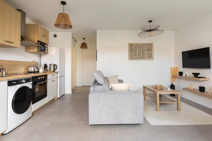 Gîte pour 4 personnes, avec terrasse à Jonage - 4