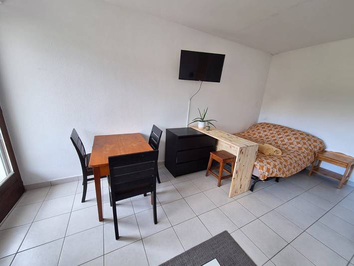 Studio entier, Studio « Les Cascades » avec vue sur la montagne, balcon et Wi-Fi in Gaillard, Région de Saint-Julien-en-Genevois