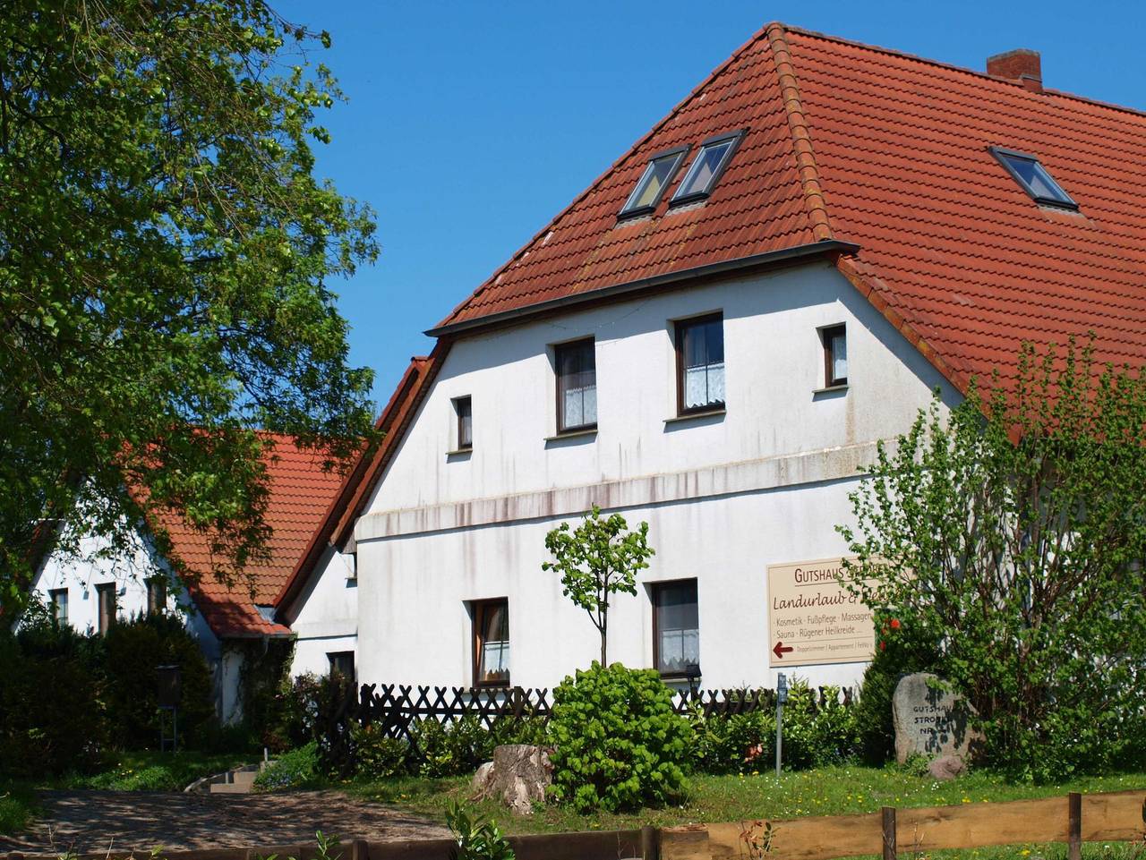 Ganze Ferienwohnung, Familienfreundlicher Landurlaub im Gutshaus - 10 Fewo 4 Pers in Trent, Rügen