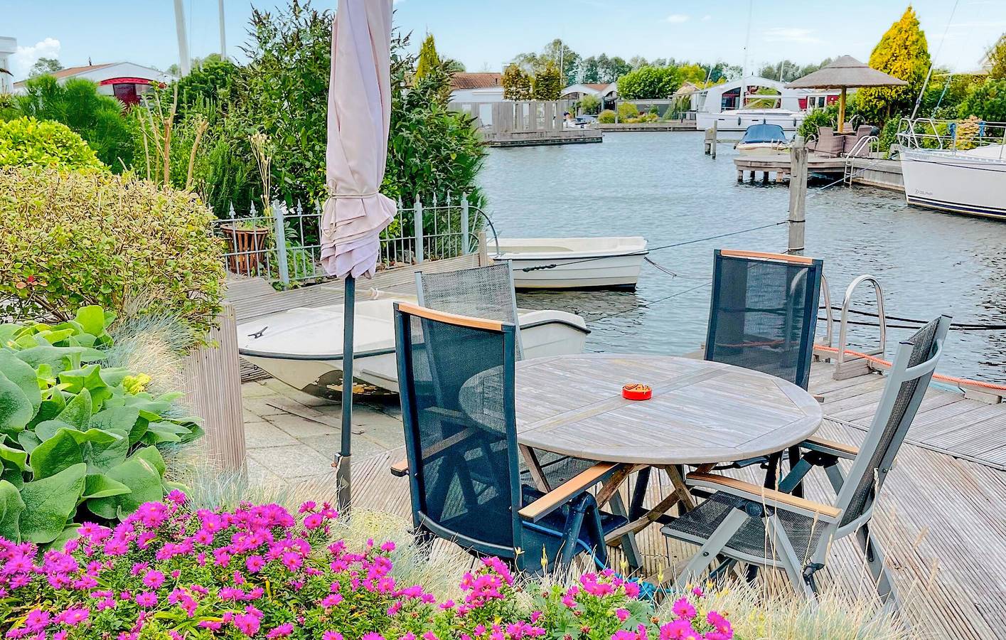 Ferienhaus für 4 Personen mit Ausblick in Lemmer, Ijsselmeer