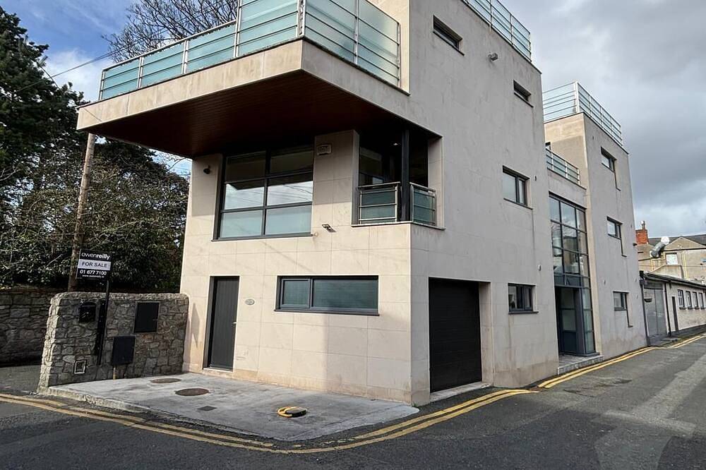 Magnificent one of a kind 4 bedroom townhouse in the heart of Dublin City. in Dublin, County Dublin