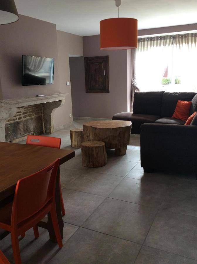 Location de vacances pour 8 personnes, avec terrasse et jardin à Veuxhaulles-sur-Aube