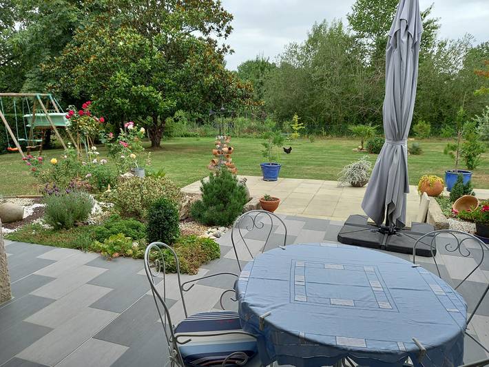 Chambre d’hôte pour 2 personnes, avec Jardin à Iteuil