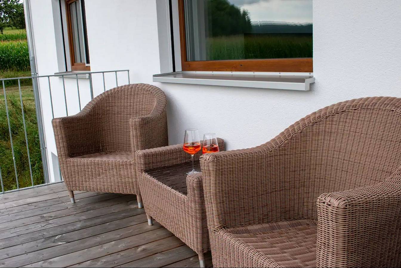Ganze Ferienwohnung, Ferienwohnung Hof Hinteregg - 2-Zimmer-Wohnung, Pferdehof, Balkon, 63 qm in Gaienhofen, Untersee