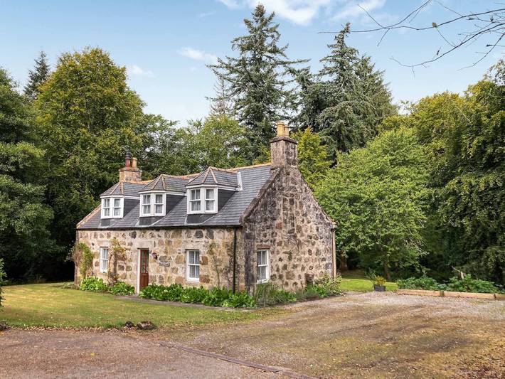 Log cabin for 8 people, with Garden in Banchory