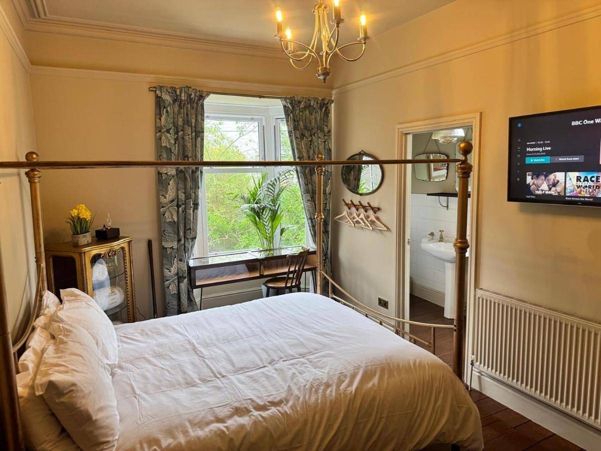 Deluxe Studio in Merthyr Tydfil, Brecon Beacons