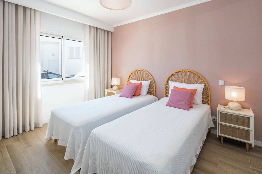 Villa Kelly - 4 Schlafzimmer, herrlichem Meerblick, zu Fuß zu Restaurants und Supermarkt in Guia, Faro Distrikt