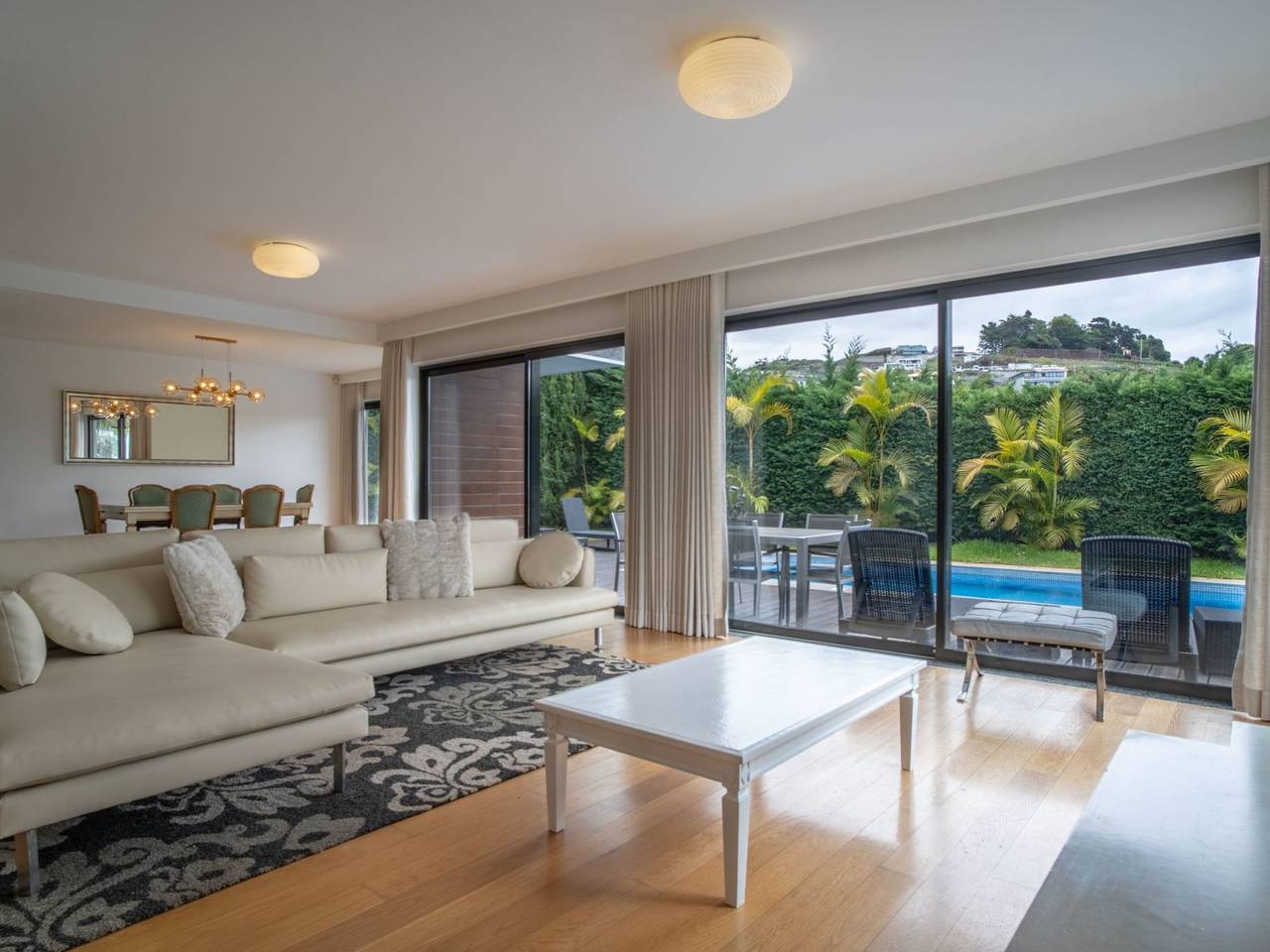 Ferienvilla "Gold Villa" mit eigenem Pool in São Martinho, Madeira