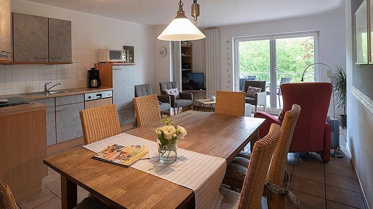 Ferienwohnung für 3 Personen, mit Balkon und Terrasse sowie Garten und Ausblick in Pünderich