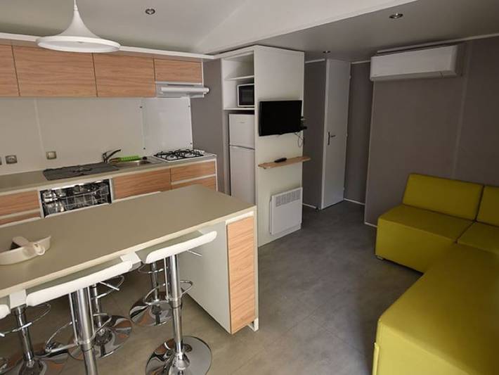 Mobil home pour 2 personnes, avec piscine, animaux acceptés à Méolans-Revel - 3