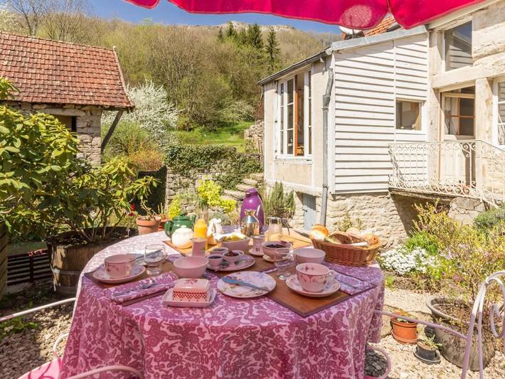 Charmante Suite nahe Beaune mit Garten, Terrasse und Wlan in Vauchignon, Beaune und Umgebung