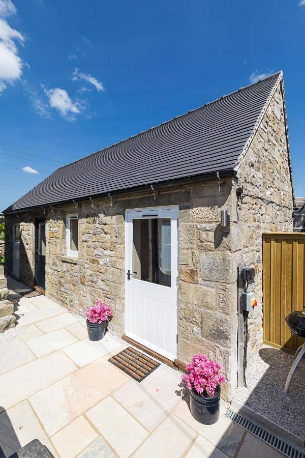 Holiday rental for 2 people, with garden and hot tub in Alstonefield