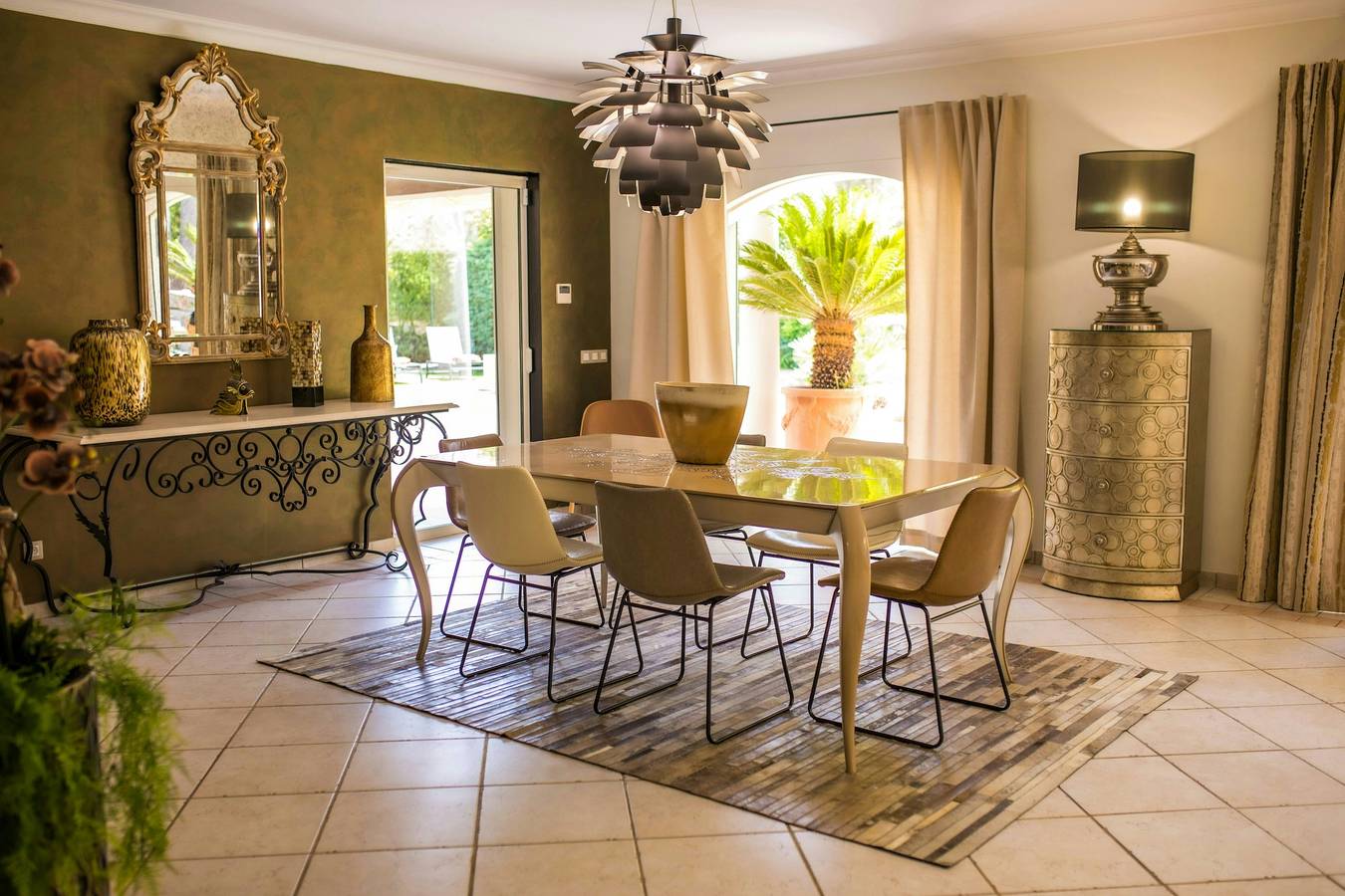 Provenzalische Villa mit Waldblick und Pool in La Crau, Toulon Region