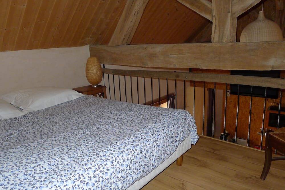 Appartement entier, A proximité du château du Comte de Bussy Rabutin (monument historique)studio 4 p in Bussy-le-Grand, Région de Montbard