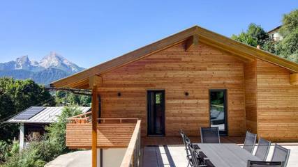 Chalet für 6 Personen, mit Ausblick und Terrasse sowie Sauna in Berchtesgaden