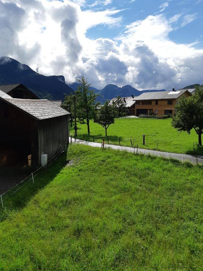 Ferienwohnung für 7 Personen, mit Terrasse und Garten sowie Ausblick in Bizau - 4