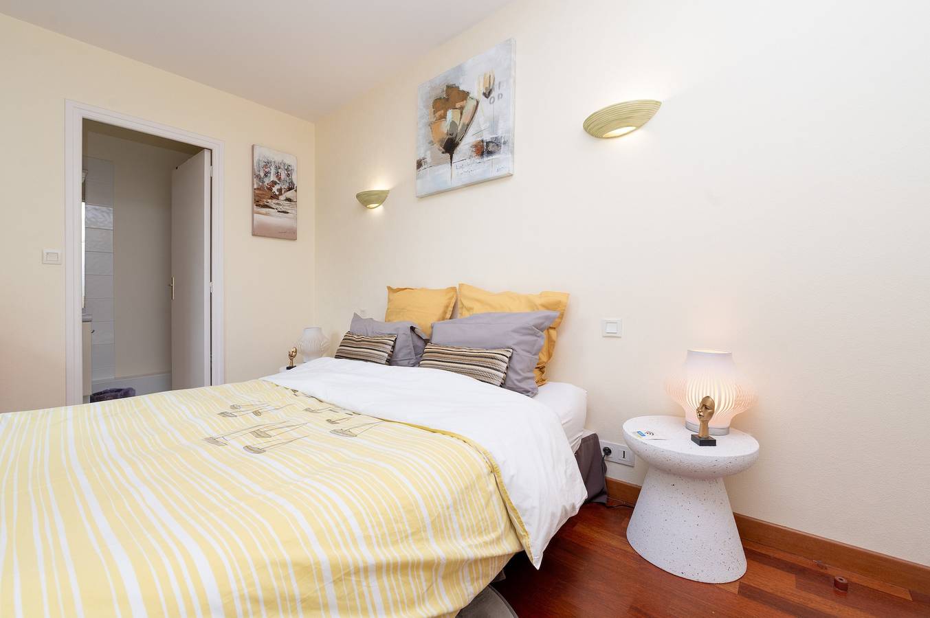 Chambre « Chambre Moderne » avec piscine partagée, terrasse partagée et Wi-Fi in Saint-Avé, Parc naturel régional du Golfe du Morbihan