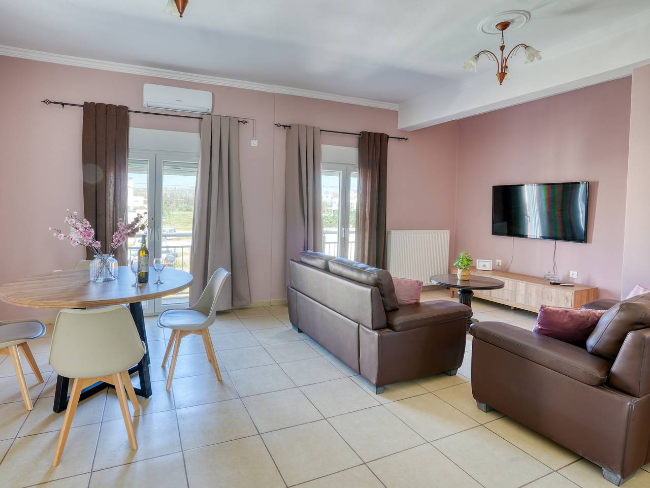 Geheel vakantieappartement, The Three Sisters House too in Kardamaina, Kos
