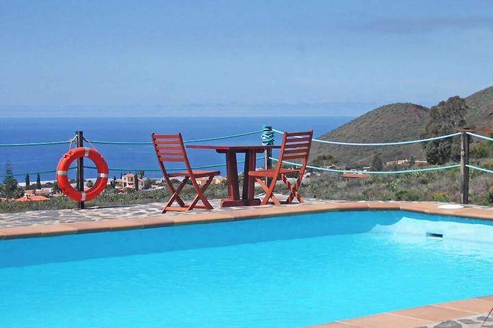 Bungalow para 2 personas, con jardín además de piscina y terraza en Los Llanos de Aridane - 2