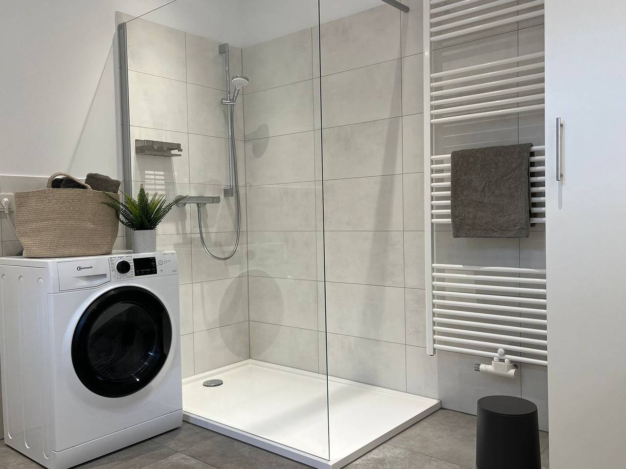 Appartement entier, 70 qm Ferienwohnung „Löwenkopf“ für 2-4 Personen, ca. 450 m bis ins Zentrum in Wernigerode, Harzvorland