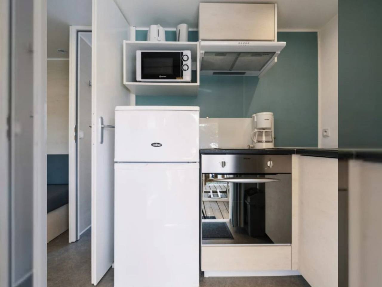 Mobilheim mit Terrasse in Rivedoux-Plage in Rivedoux-Plage, Ile de Re