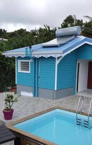 Location de vacances pour 2 personnes, avec piscine ainsi que terrasse et vue à Sainte-Luce - 3